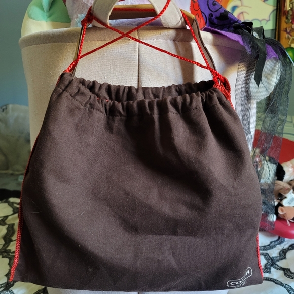 Vintage Coach Bumble Bee with Trim and Buckle Flap - Picture 7 of 8